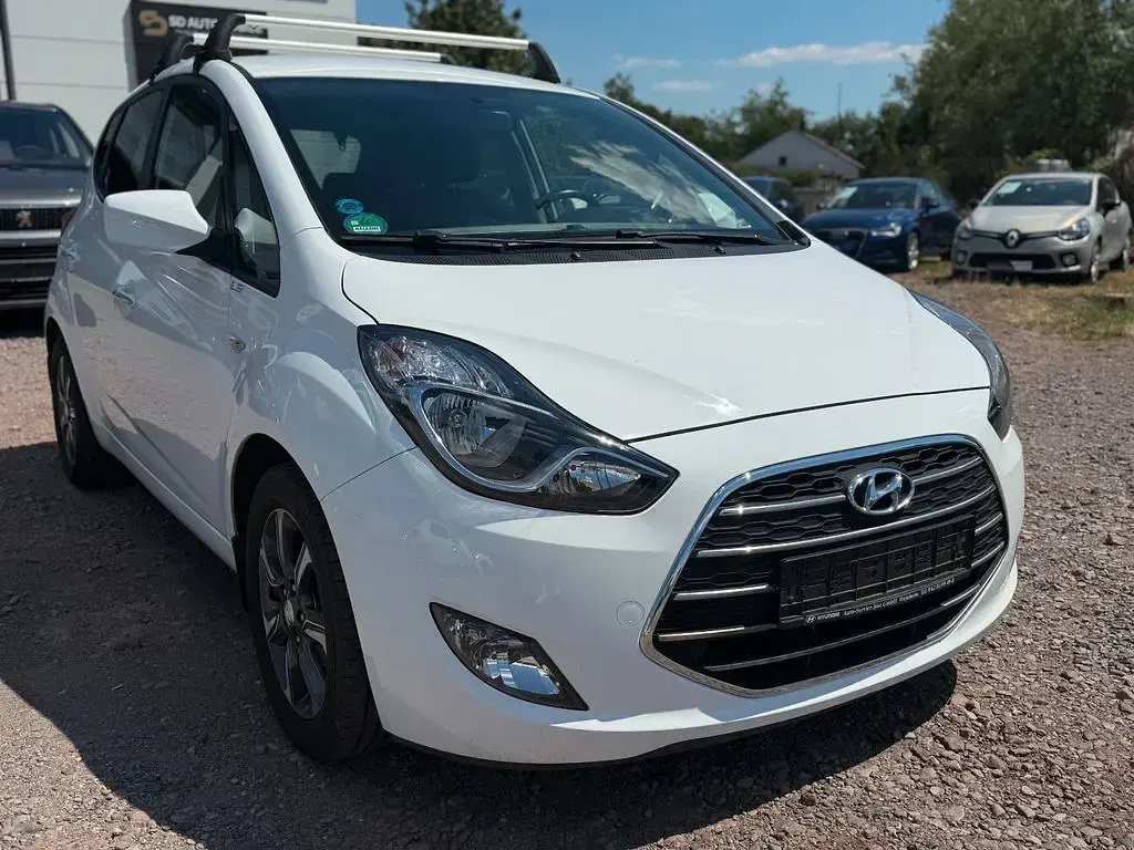 Gebraucht Hyundai ix20 Passion 90 PS (66 kW) 2017 Weiß Kleinwagen