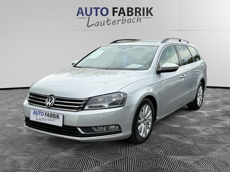 Silber Gebraucht 2011 VW Passat Comfortline Kombi | 6.990 € (Superpreis) - Bild 1/4