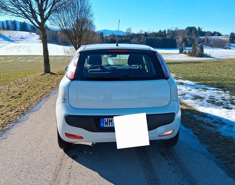 Gebraucht Fiat Punto Evo Dynamic 69 PS (50 kW) 2011 Weiß Kleinwagen