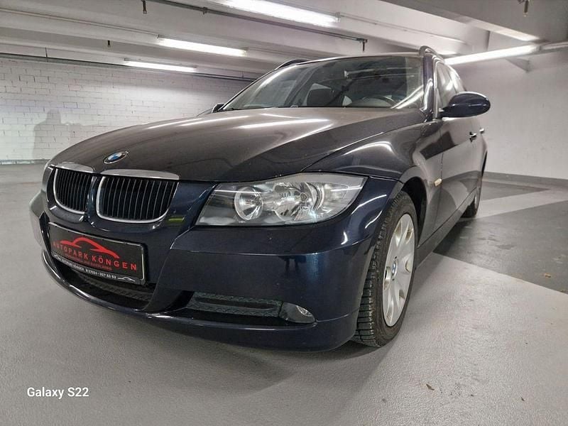 Blau Gebraucht 2006 BMW 318 Kombi | 2.950 € (Fairer Preis) - Bild 1/4