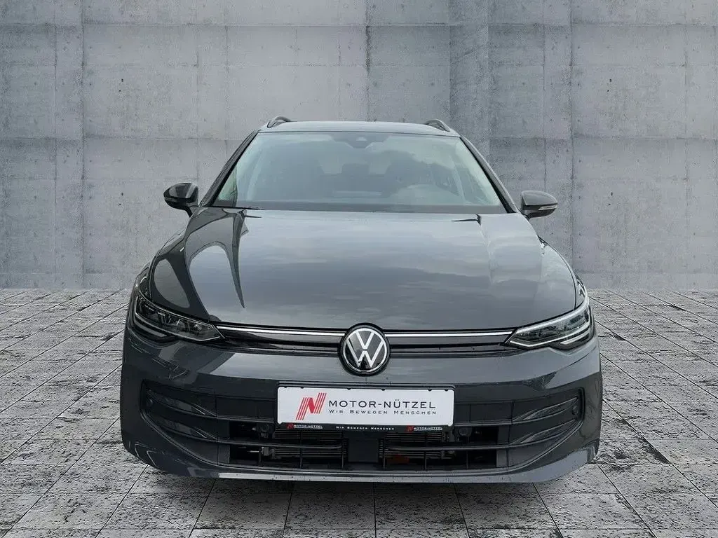 Gebraucht VW Golf VIII Life 116 PS (85 kW) 2025 Uranograu Kombi