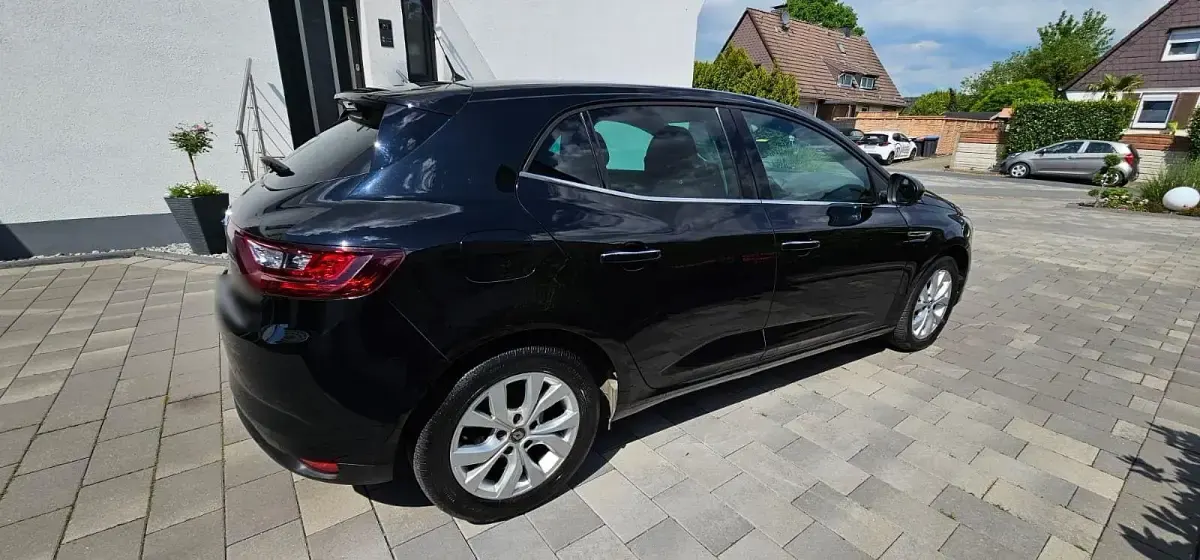 Usata Renault Mégane LIMITED 116 CV (85 kW) 2019 Nero Berlina