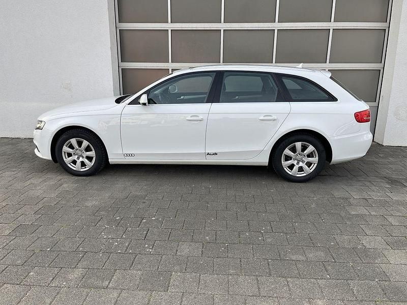 Gebraucht Audi A4 Ambiente 143 PS (105 kW) 2011 Weiß Kombi