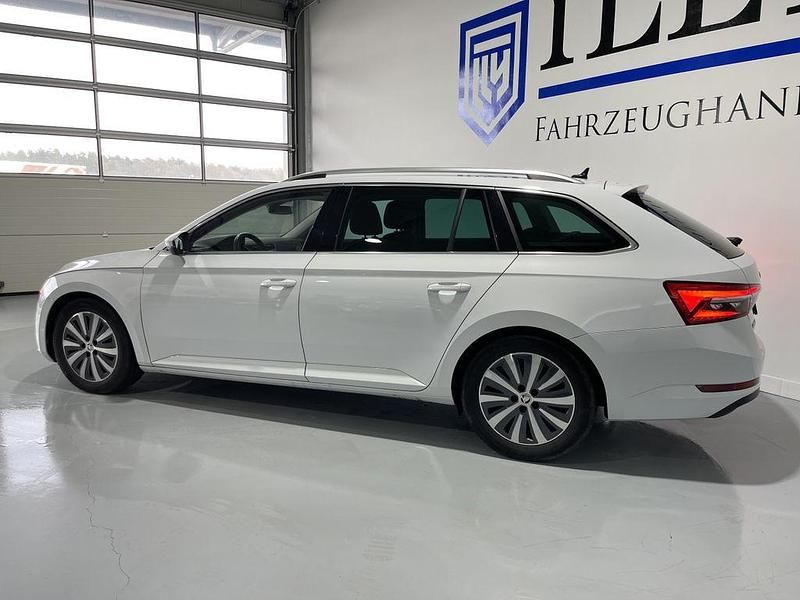Gebraucht Skoda Superb Premium Edition 150 PS (110 kW) 2022 Weiß Limousine