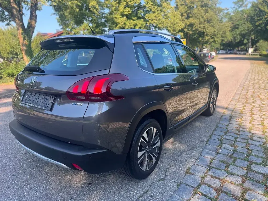 Gebraucht Peugeot 2008 Allure 110 PS (80 kW) 2016 Grau SUV