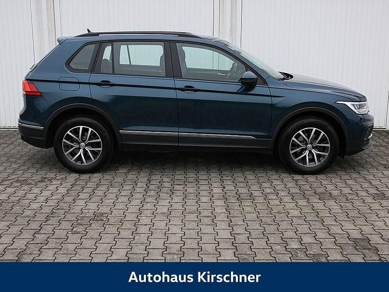 Gebraucht VW Tiguan Life 150 PS (110 kW) 2022 Blau SUV