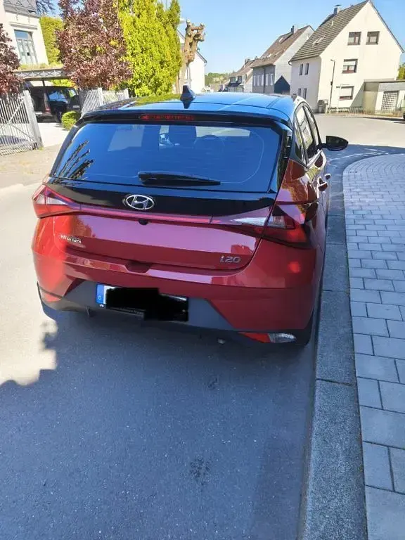 Usata Hyundai i20 GO! 101 CV (74 kW) 2023 Rosso Utilitaria