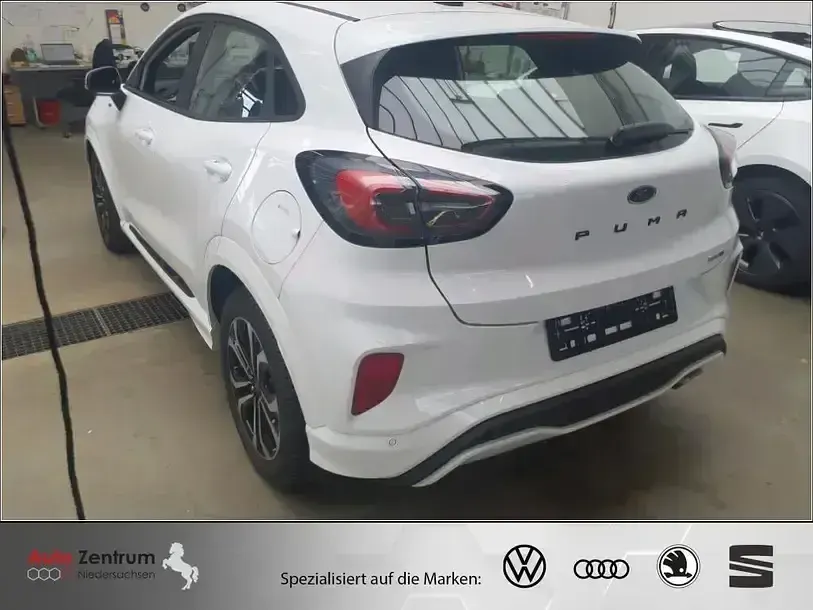 Gebraucht Ford Puma ST-Line 125 PS (91 kW) 2023 Frozen white SUV