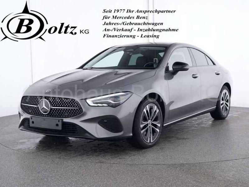 Mountaingrau Gebraucht 2023 Mercedes CLA180 Advanced Limousine | 32.700 € (Fairer Preis) - Bild 1/4