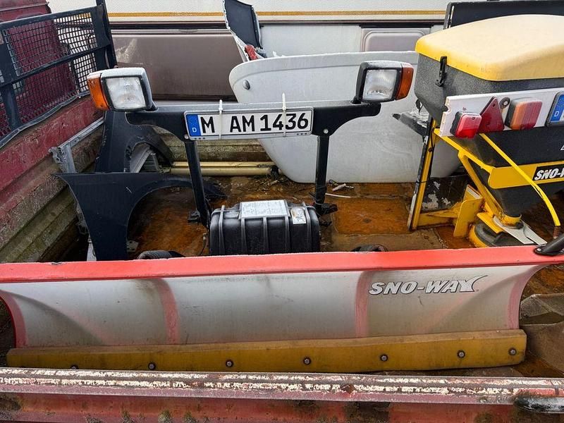 Weiß Gebraucht 2012 Toyota HiLux Abholung | 12.999 € (Fairer Preis) - Bild 1/4