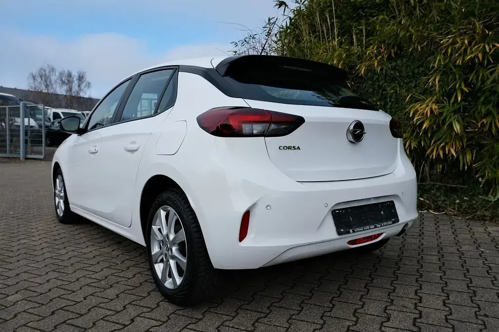 Gebraucht Opel Corsa Edition 75 PS (55 kW) 2021 Jade weiss/arktis weiss Kleinwagen