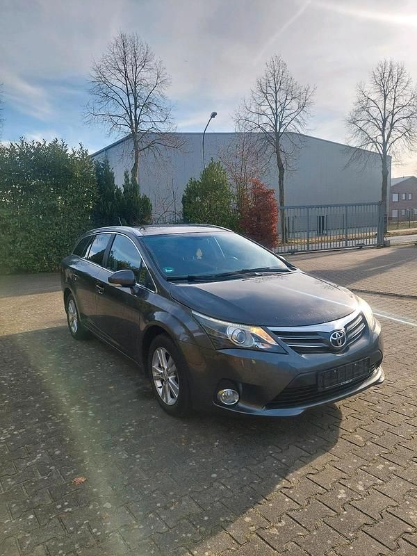 Gebraucht Toyota Avensis T2 124 PS (91 kW) 2012 Grau Kombi