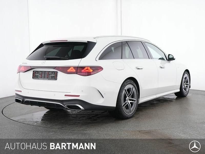 Gebraucht Mercedes E300 AMG 313 PS (230 kW) 2025 Unilack polarweiß Kombi