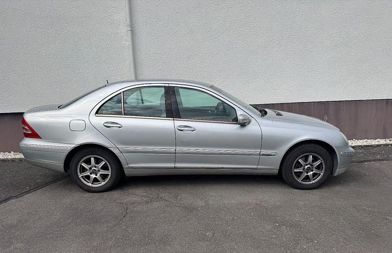 Gebraucht Mercedes C180 Elegance 129 PS (94 kW) 2000 Silber Limousine