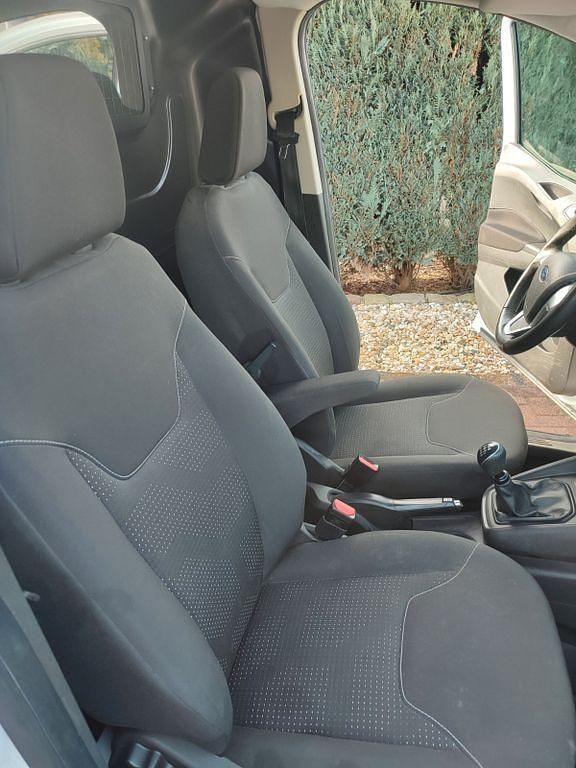 Gebraucht Ford Transit Trend 101 PS (74 kW) 2022 Weiß Limousine