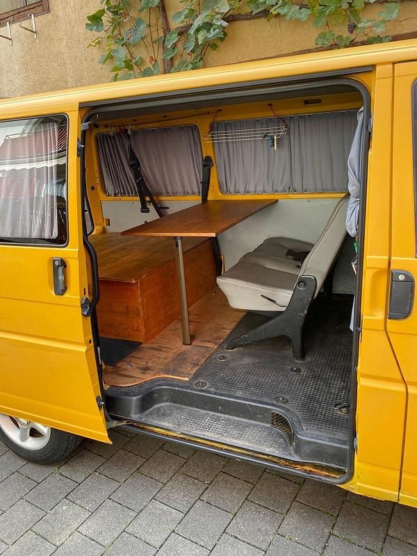 Second-hand VW Transporter 101 CP (74 kW) 2000 Galben Van