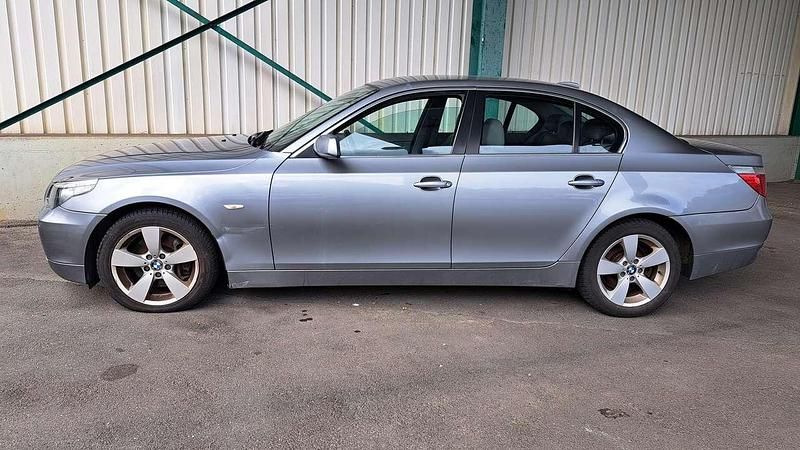 Gebraucht BMW 525 218 PS (160 kW) 2007 Silbergrau metallic Limousine