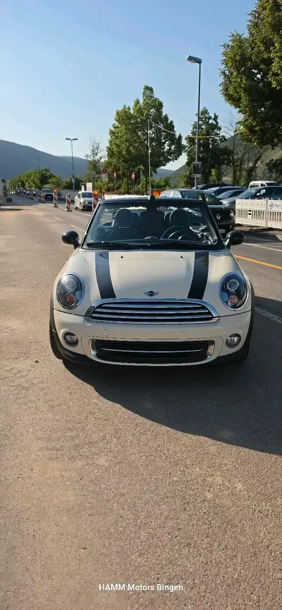 Gebraucht Mini Cooper Cabriolet 122 PS (89 kW) 2011 Pepper white Cabrio