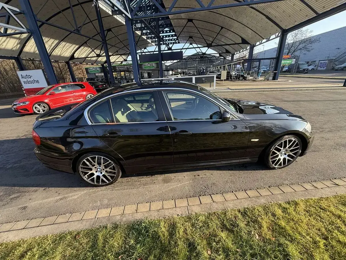 Gebraucht BMW 318 Exclusive 143 PS (105 kW) 2011 Limousine