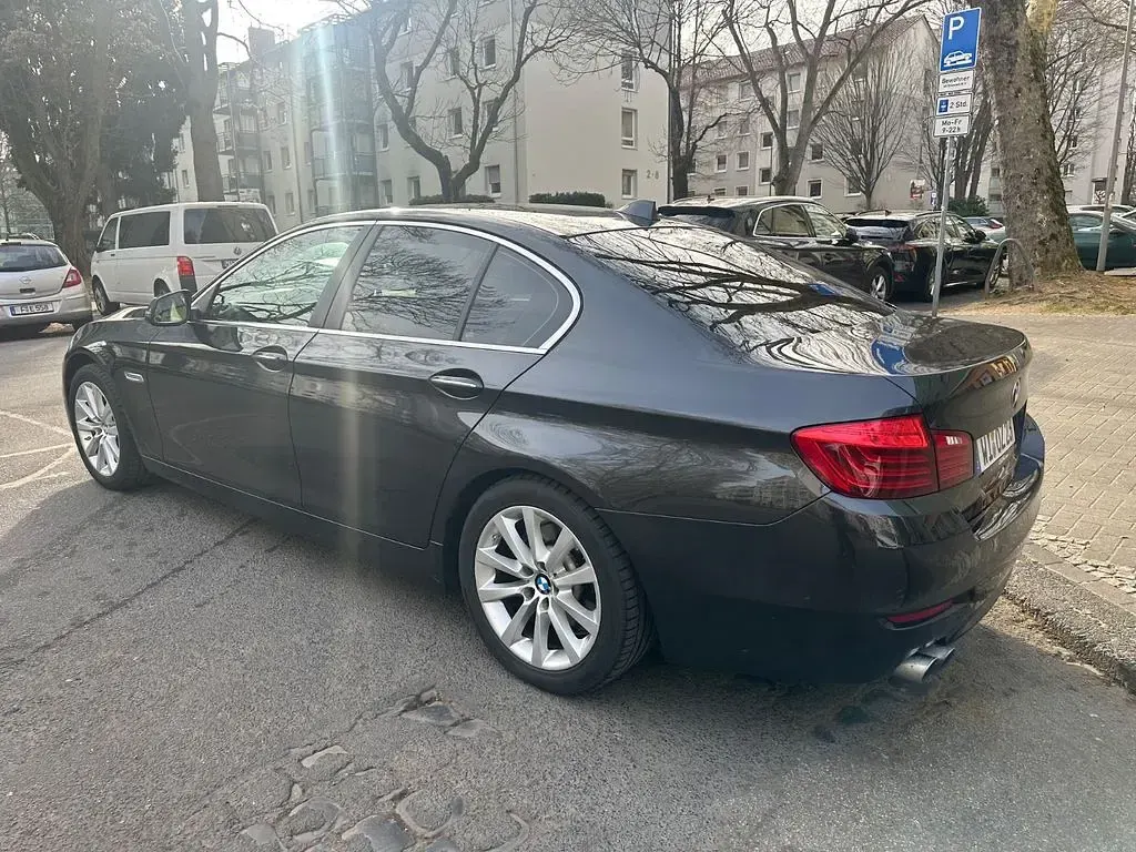 Gebraucht BMW 525 Luxury Line 218 PS (160 kW) 2014 Grau Limousine