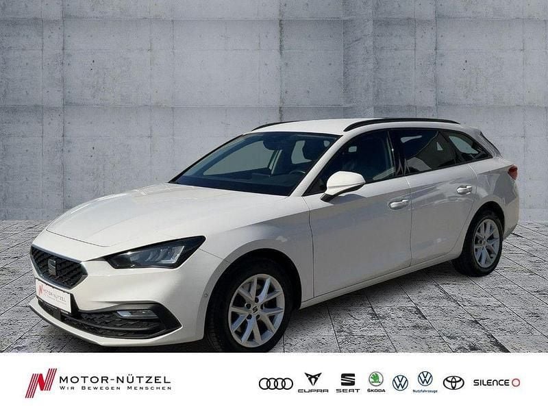 Weiß Gebraucht 2022 Seat Leon ST Style Kombi | 18.460 € (Guter Preis) - Bild 1/4
