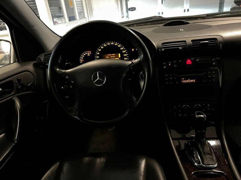 Gebraucht Mercedes C240 Elegance 170 PS (125 kW) 2004 Silber Limousine
