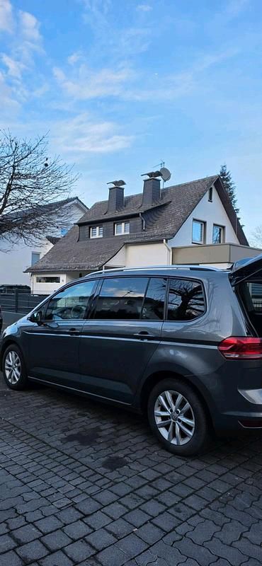 Gebraucht VW Touran 150 PS (110 kW) 2016 Grau Van / Kleinbus
