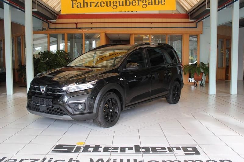 Schwarz Gebraucht 2022 Dacia Jogger Extreme Van / Kleinbus | 17.800 € (Etwas zu teuer) - Bild 1/4