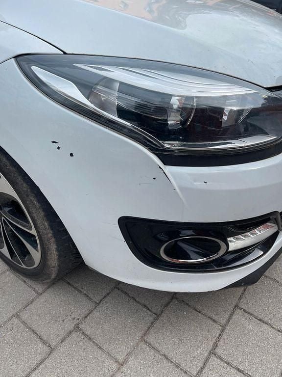 Gebraucht Renault Mégane III 131 PS (96 kW) 2014 Weiß Limousine