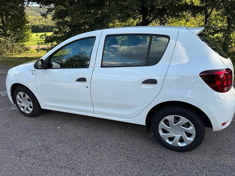 Weiß Gebraucht 2020 Dacia Sandero Kleinwagen | 7.000 € (Superpreis) - Bild 1/4