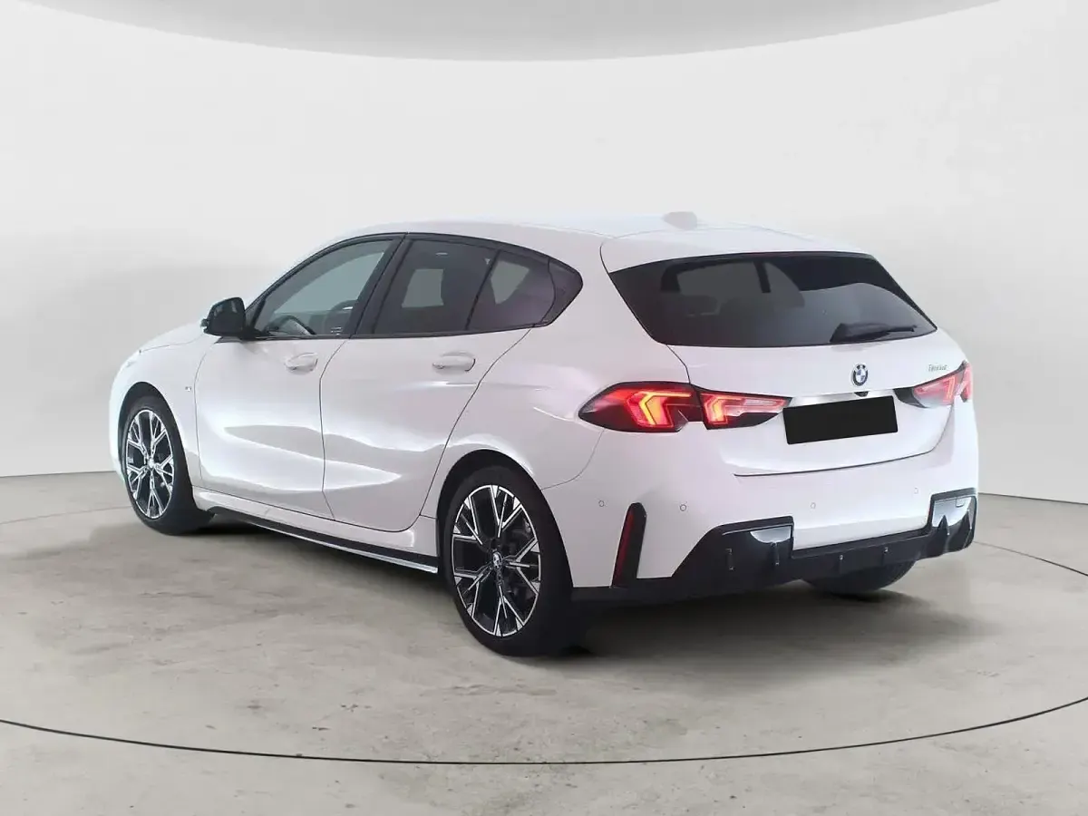 Gebraucht BMW 120 M Sport 163 PS (119 kW) 2025 Alpinweiss Kleinwagen