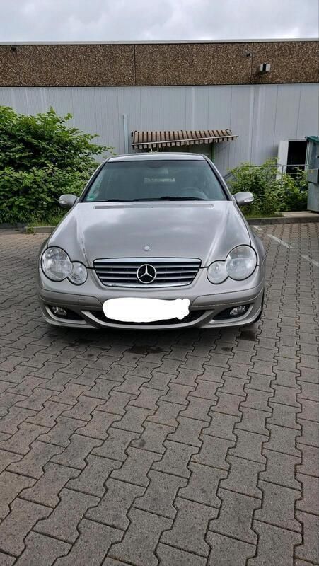Beige Gebraucht 2004 Mercedes C180 Limousine | 1.500 € (Superpreis) - Bild 1/4