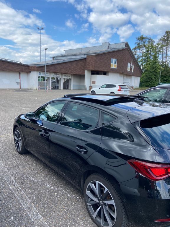 Schwarz Gebraucht 2021 Seat Leon FR Limousine | 19.800 € (Fairer Preis) - Bild 1/4