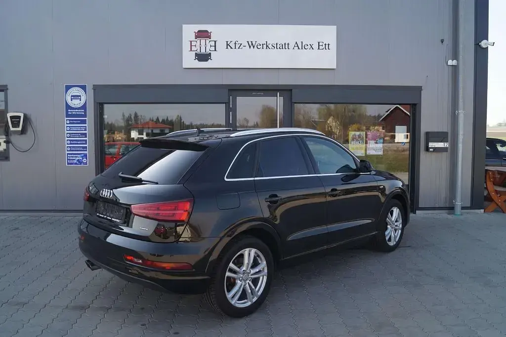 Gebraucht Audi Q3 Sport 179 PS (131 kW) 2016 Mythosschwarz metallic SUV