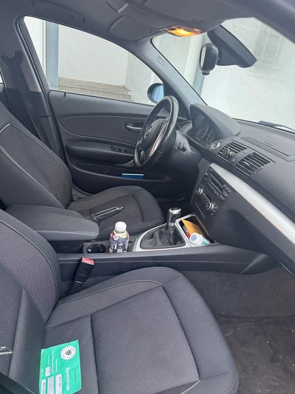 Gebraucht BMW 116 122 PS (89 kW) 2008 Schwarz Kleinwagen