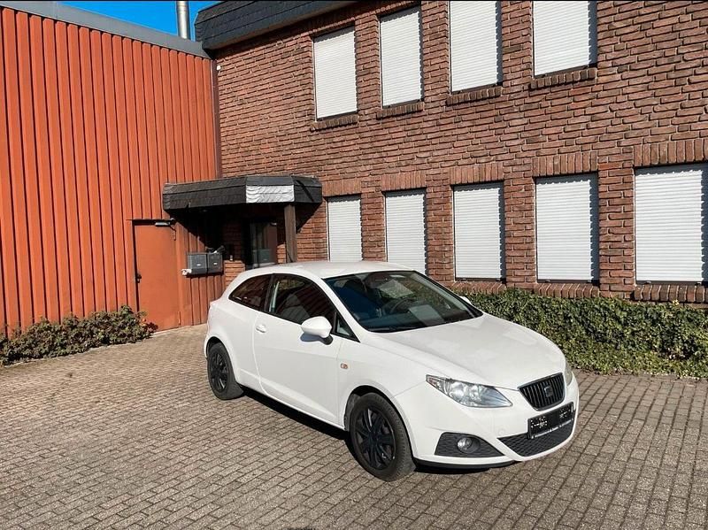 Weiß Gebraucht 2008 Seat Ibiza Kleinwagen | 3.200 € (Etwas zu teuer) - Bild 1/4