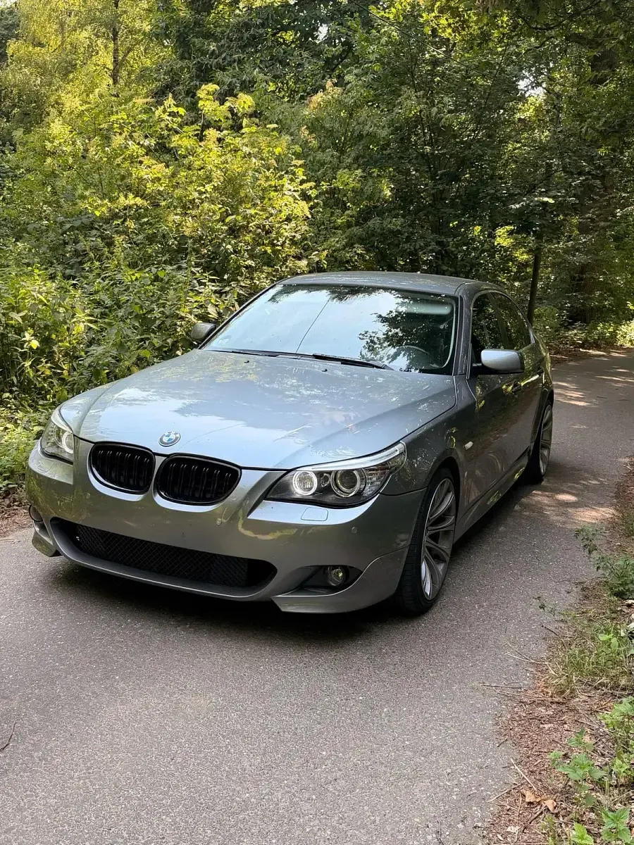 Gebraucht BMW 523 190 PS (139 kW) 2009 Grau Limousine