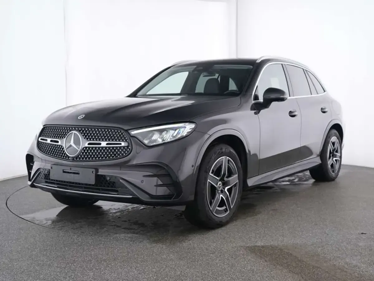Gebraucht Mercedes GLC300 AMG 204 PS (150 kW) 2025 Grau graphitgrau SUV