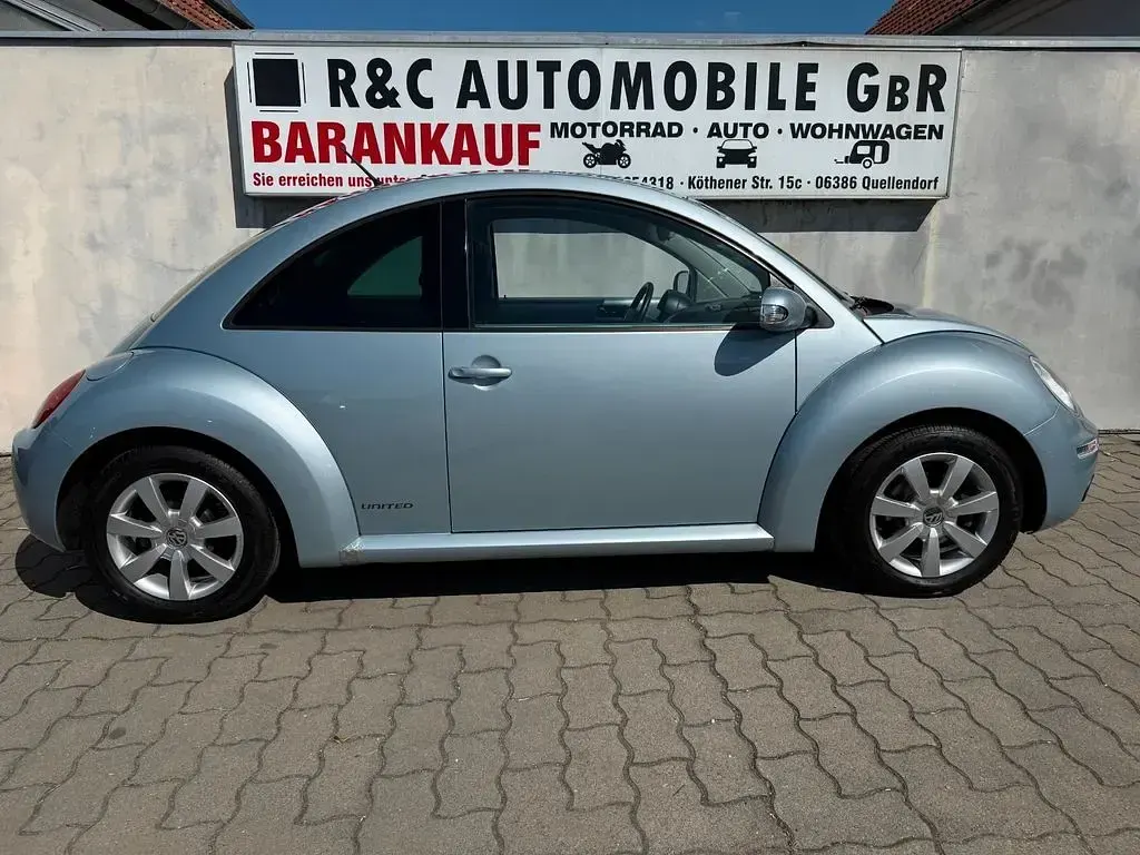 Gebraucht VW New Beetle United 116 PS (85 kW) 2009 Blau Kleinwagen