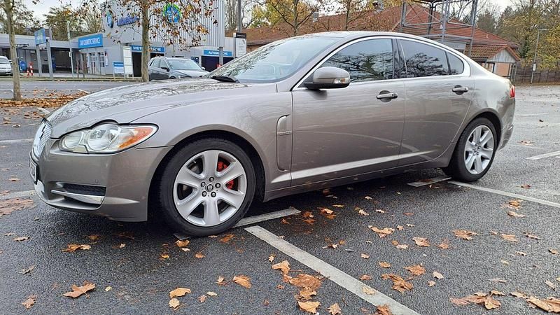 Andere farben Gebraucht 2009 Jaguar XF Limousine | 9.650 € (Etwas zu teuer) - Bild 1/4