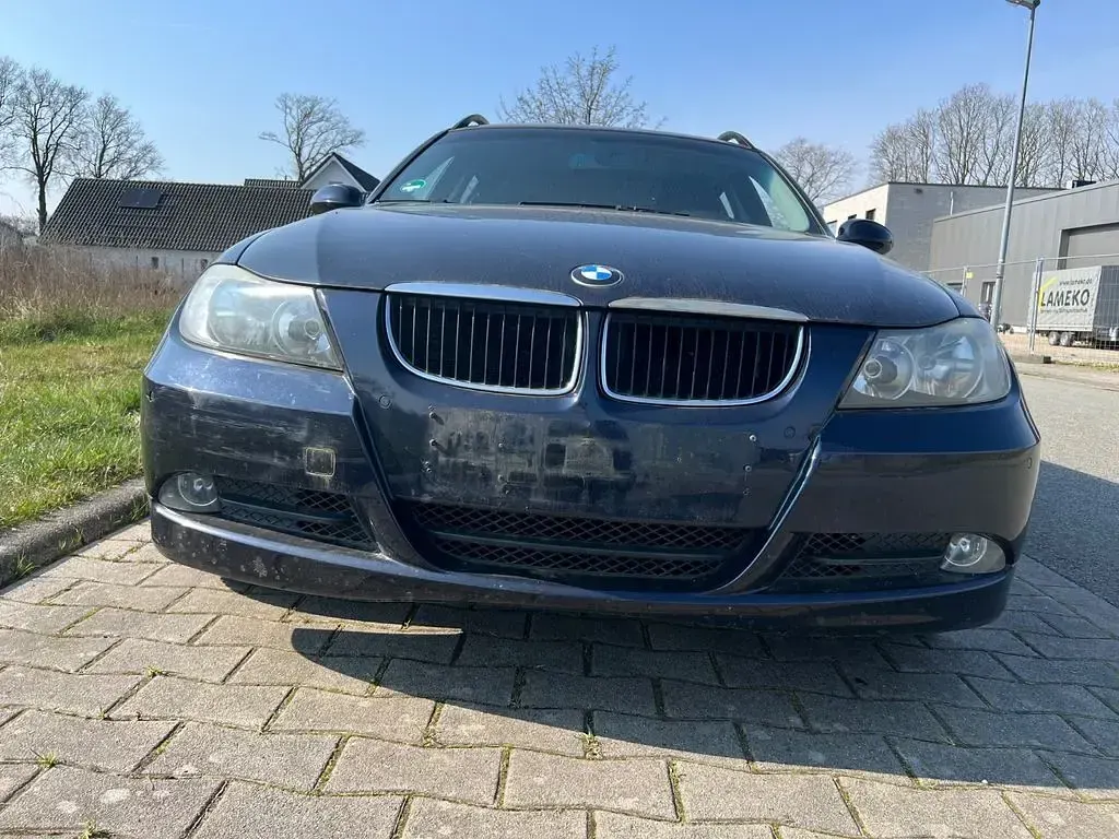 Gebraucht BMW 320 150 PS (110 kW) 2006 Blau Kombi