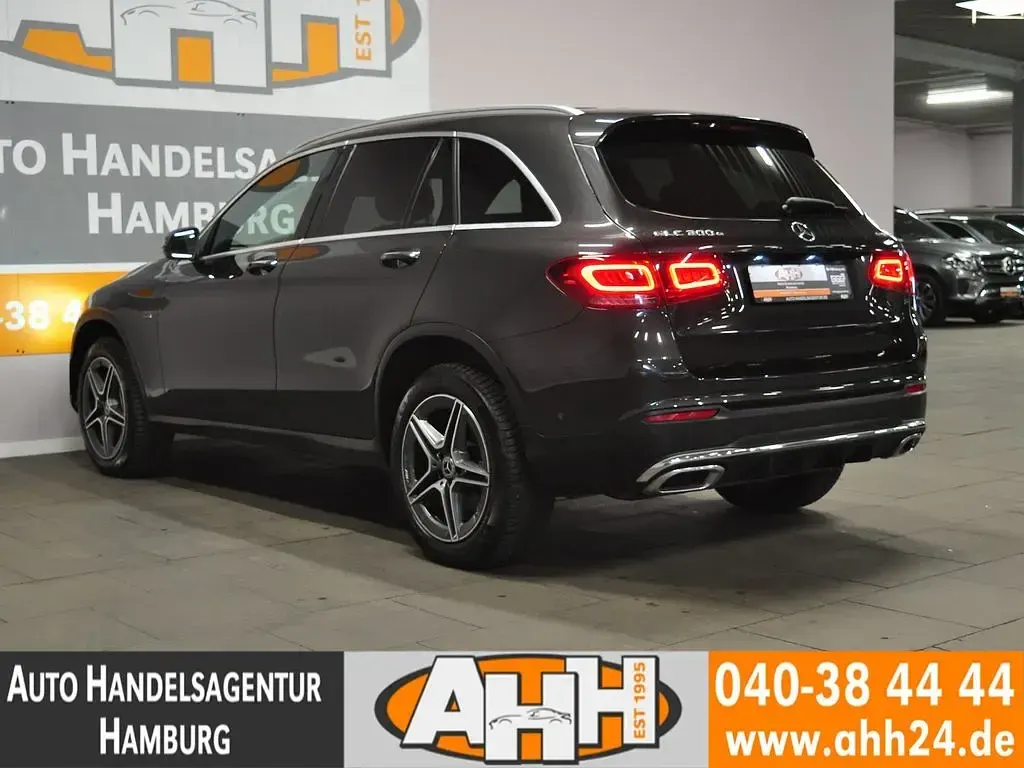 Gebraucht Mercedes GLC300e AMG 320 PS (235 kW) 2020 Grau SUV