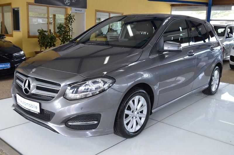 Gebraucht Mercedes B220 177 PS (130 kW) 2016 Grau Van / Kleinbus