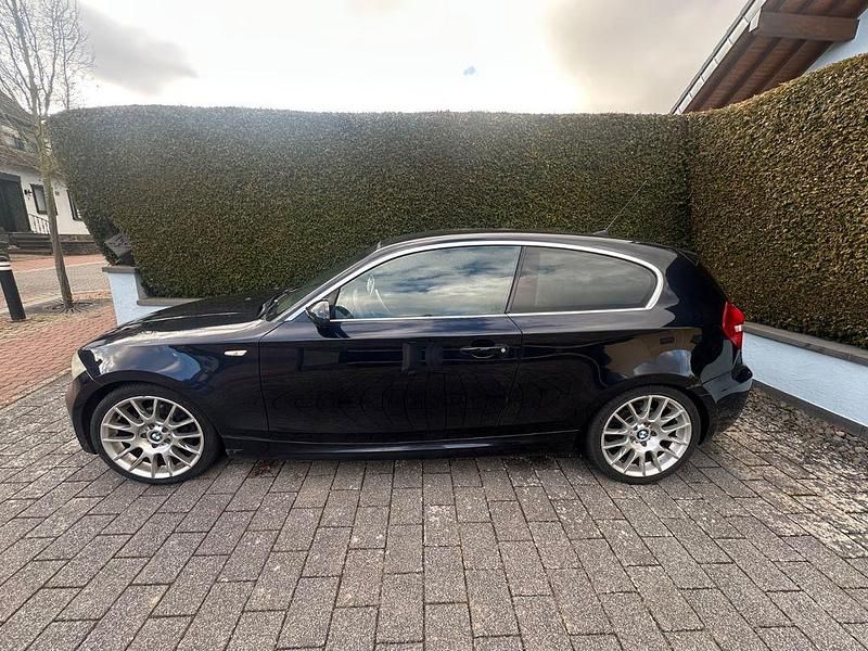 Gebraucht BMW 118 Sport Line 143 PS (105 kW) 2007 Blau Kleinwagen