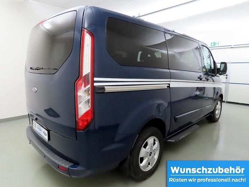 Gebraucht Ford Tourneo Titanium 170 PS (125 kW) 2017 Blazerblau Van / Kleinbus