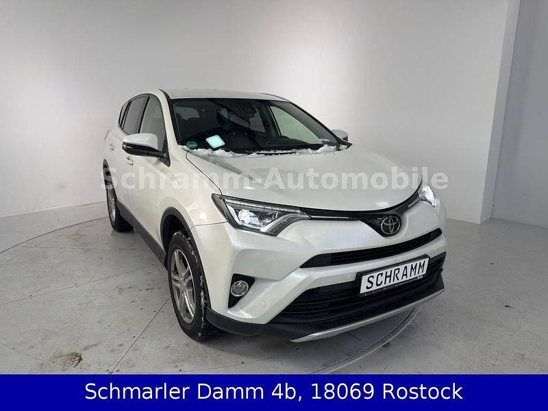 Gebraucht Toyota RAV4 Executive 143 PS (105 kW) 2015 Weiß SUV