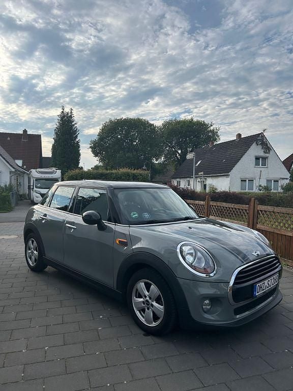Silber Gebraucht 2018 Mini Cooper Kleinwagen | 11.200 € (Superpreis) - Bild 1/4