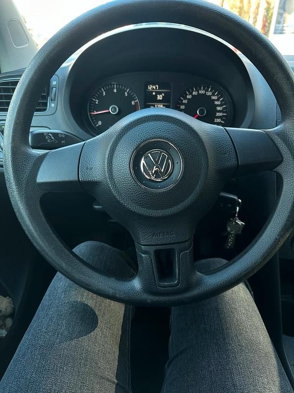 Gebraucht VW Polo 60 PS (44 kW) 2011 Schwarz Kleinwagen