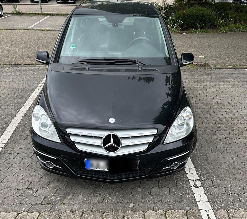 Schwarz Gebraucht 2008 Mercedes B200 Van / Kleinbus | 4.000 € (Fairer Preis) - Bild 1/4