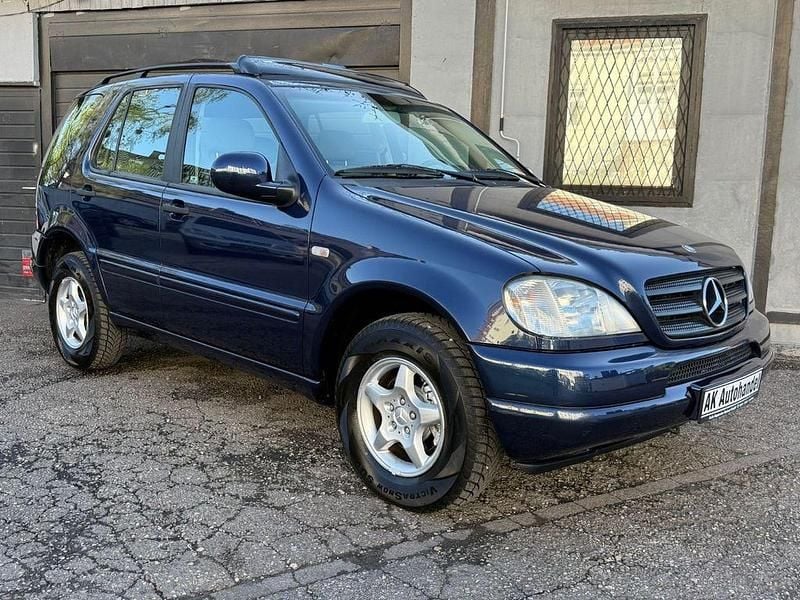 Gebraucht Mercedes ML320 218 PS (160 kW) 2000 Blau SUV